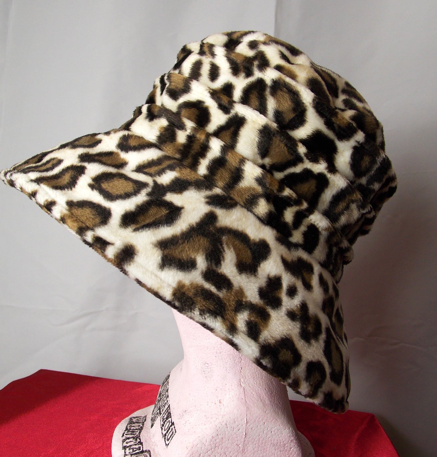 Vintage Leopard print bucket hat