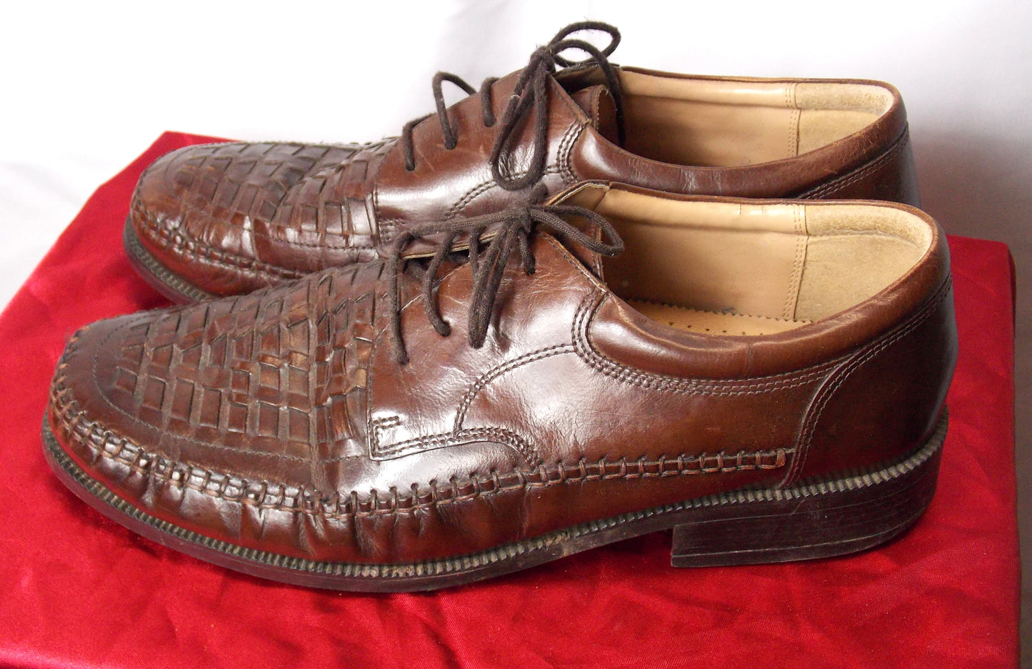 Quality Lattice top shoes
