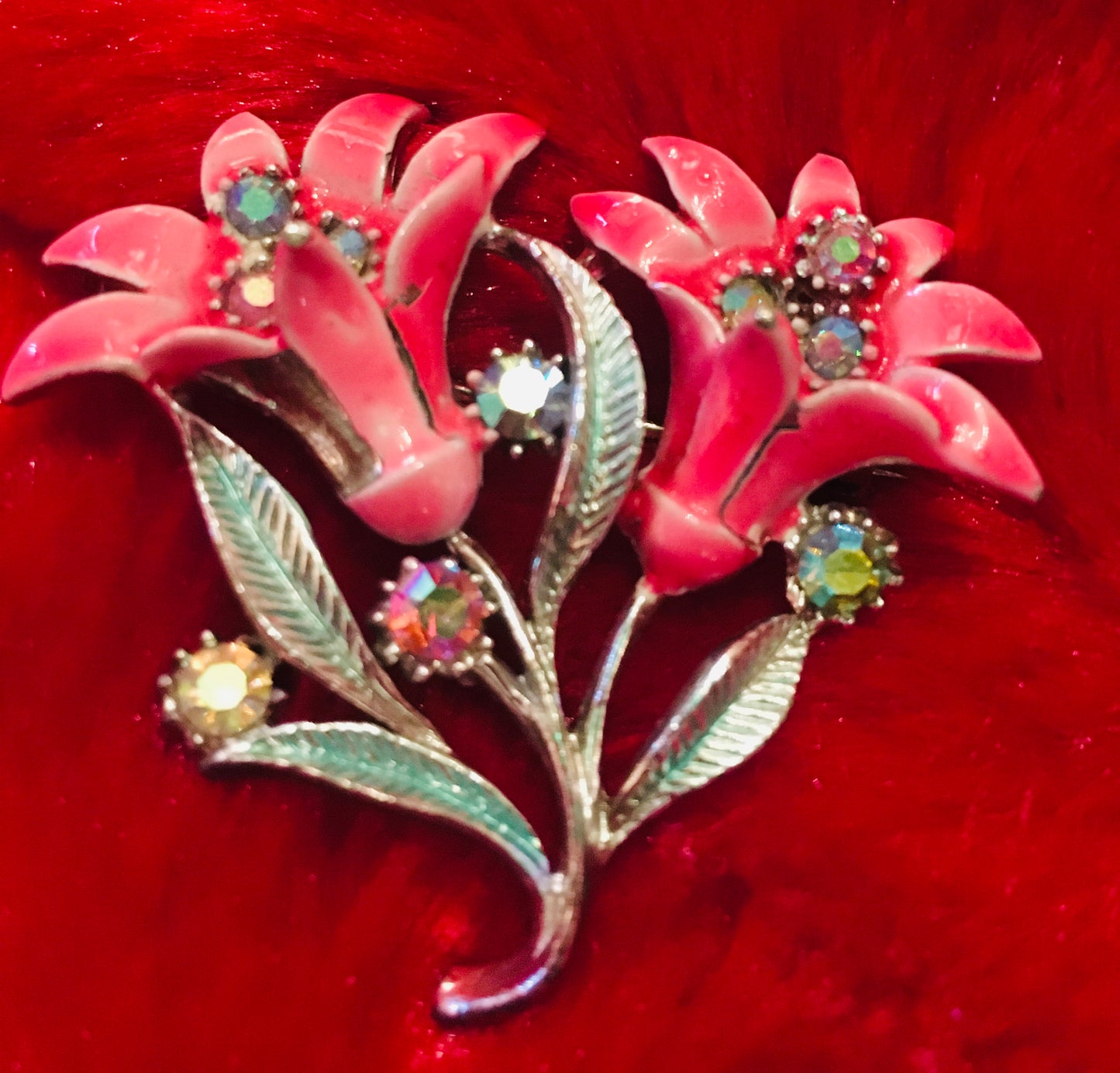 BROOCH