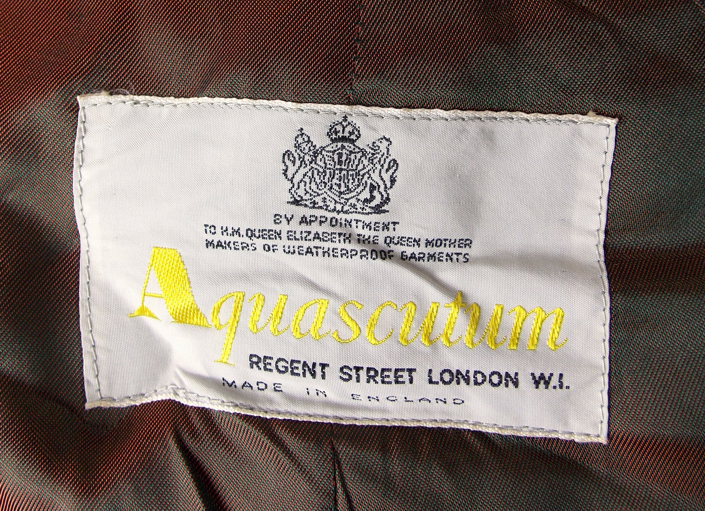Gents classic Aquascutum rain coat