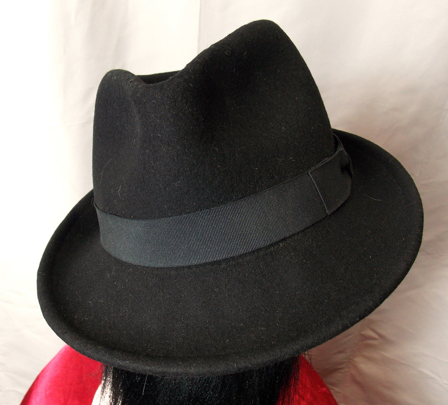 Gents 100% Trilby hat.