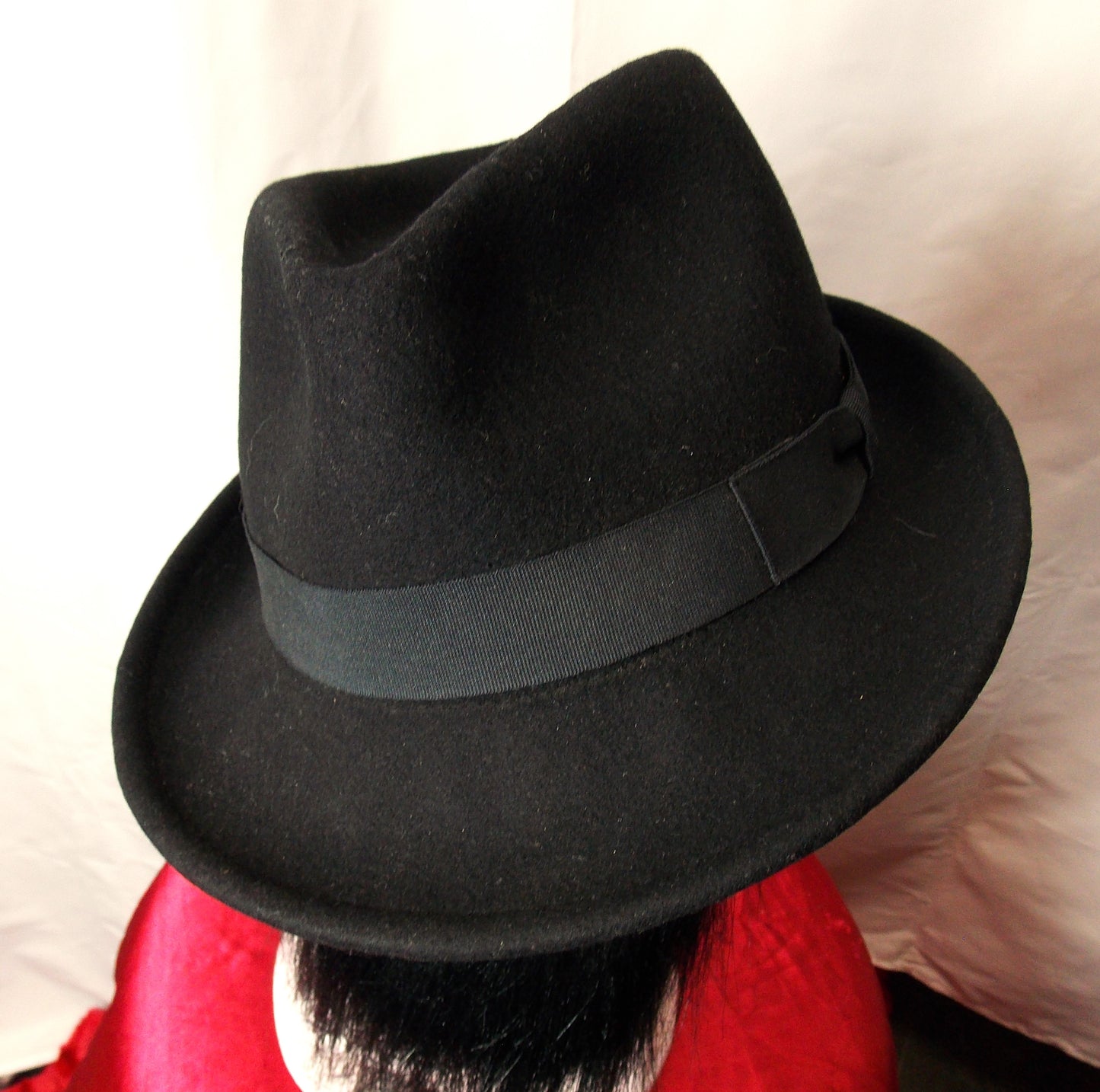 Gents 100% Trilby hat.