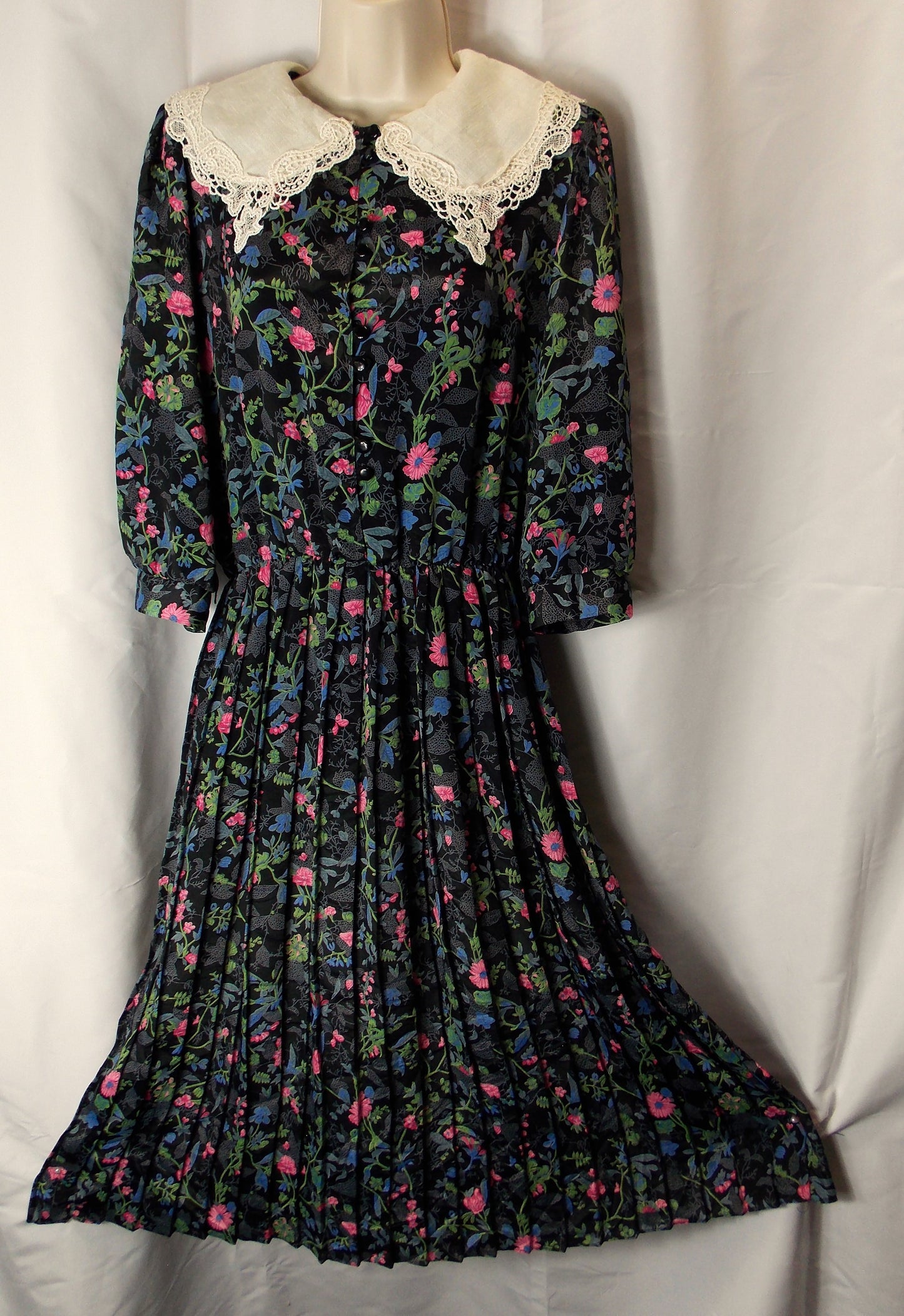 Black floral print long sleeve dress